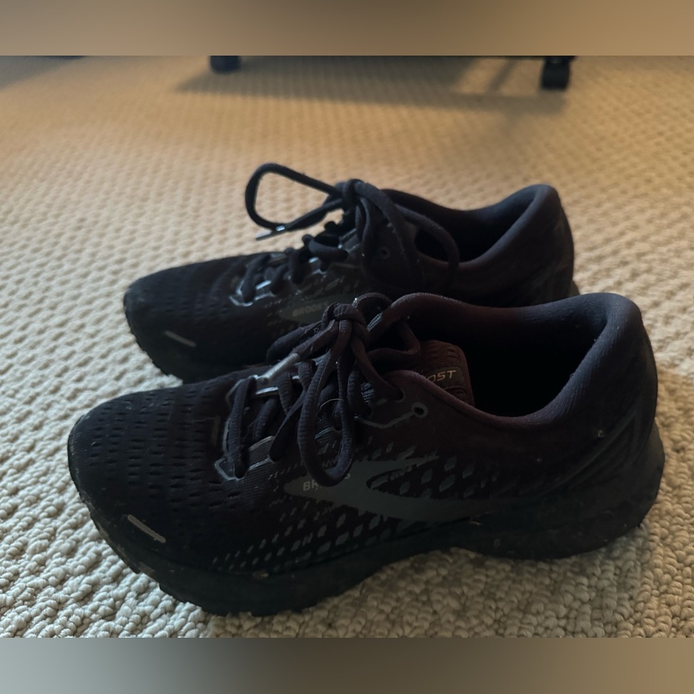 Brooks Ghost